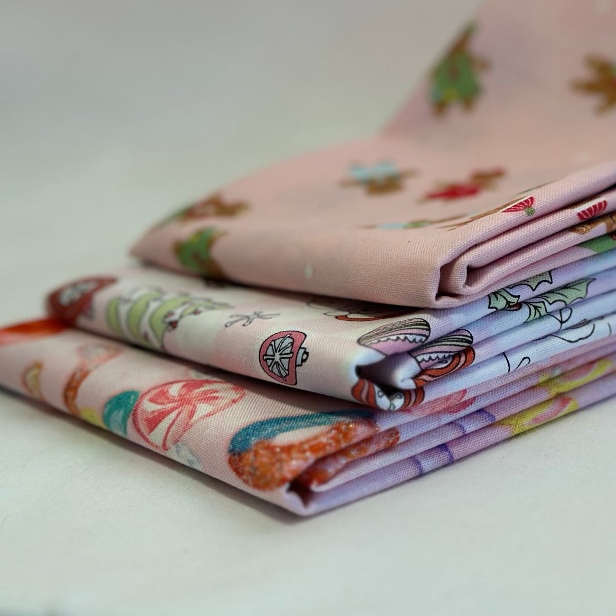 Pink Gingerbread Christmas Fat Quarter Bundle (3 pcs) - Blue Owl Quilt Co.